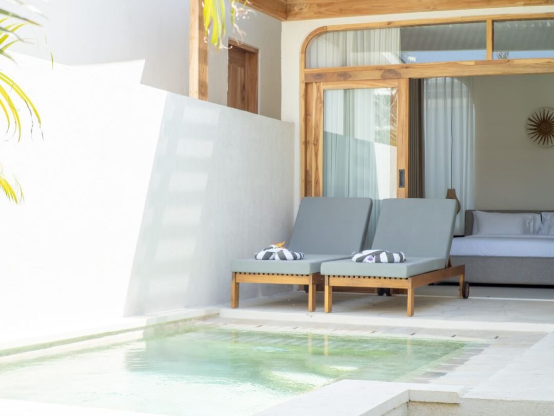swimming pool of solana villa in kuta lombok